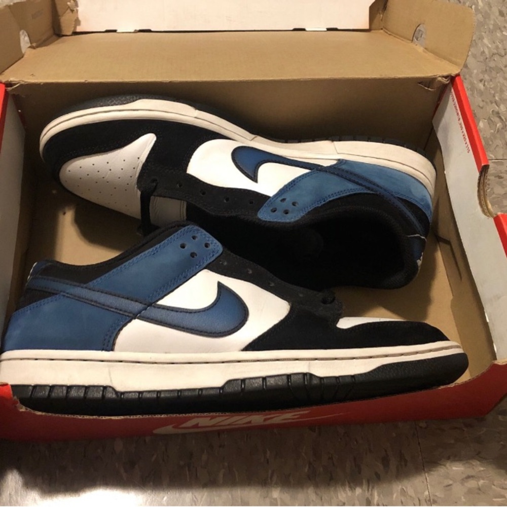 Nike Men's Black and Blue Sneakers